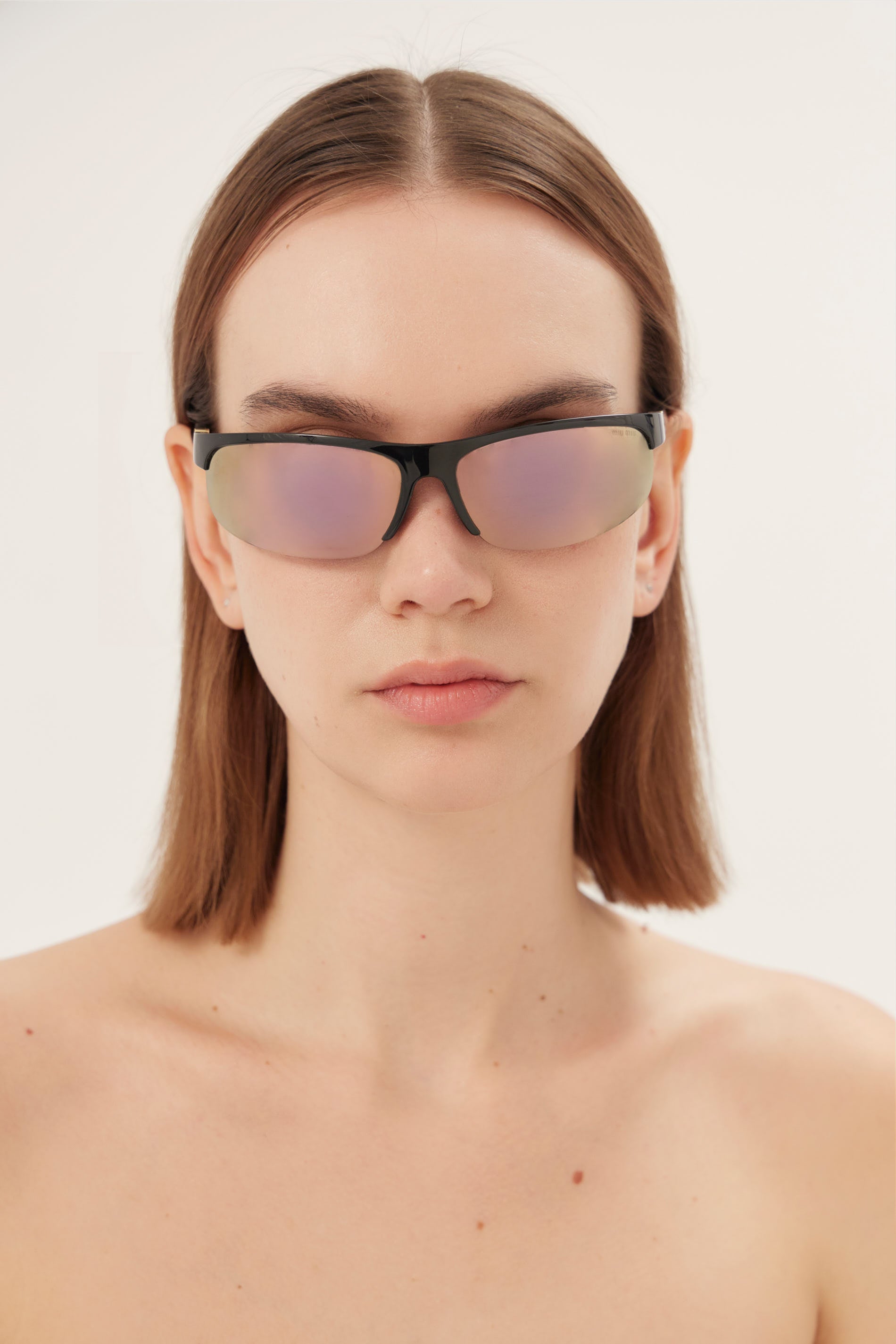 Gafas de sol negras y rosas Miu Miu 0MU A02S 1AB90J